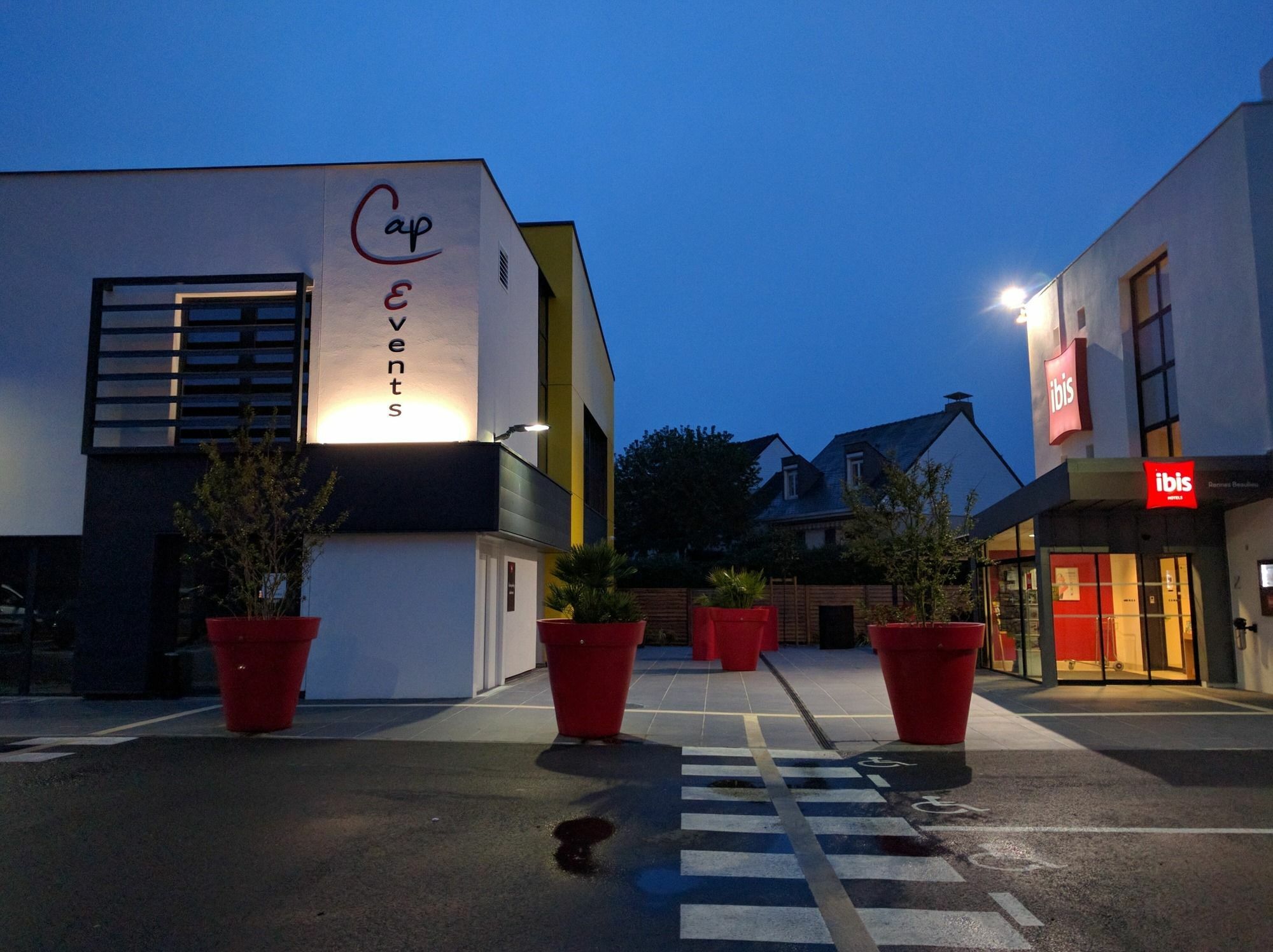 Ibis Rennes Beaulieu Hotel Cesson-Sévigné Exterior foto